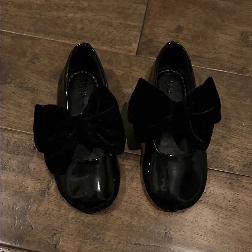 Zara Black Kids Dress Shoes with Bow